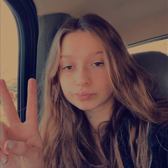 Meet your Posher, Paige - Picture 1 of 1